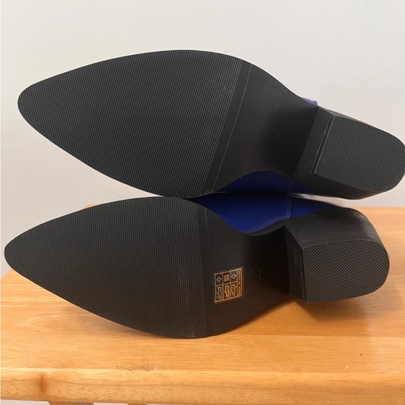 Blue Embroidered Cowboy Boots - Picture 3 of 4